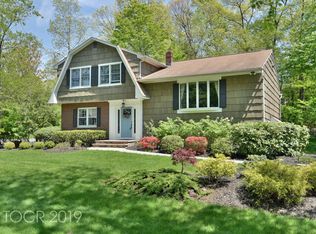 24 Lillian Ct, Ramsey, NJ 07446