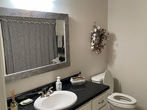 5th image of 1654 Hamilton Ln