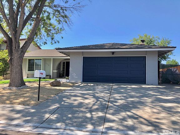 3rd image of 2478 Hermosa Dr
