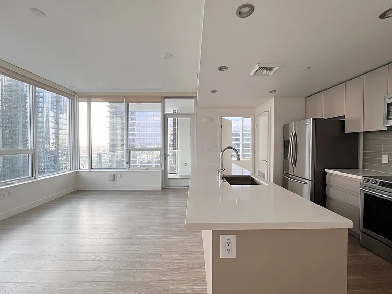 1133 S Hope St — Photo 18