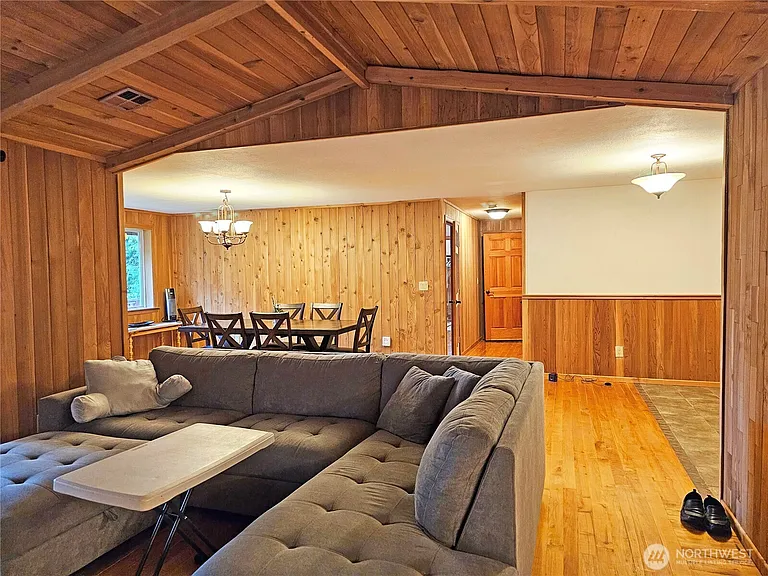 70 Dogwood Ln — Photo 5