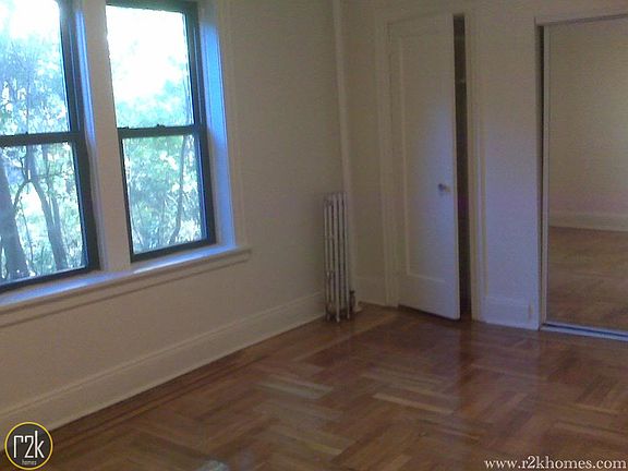 2nd image of 7006 Woodside Ave APT 1D