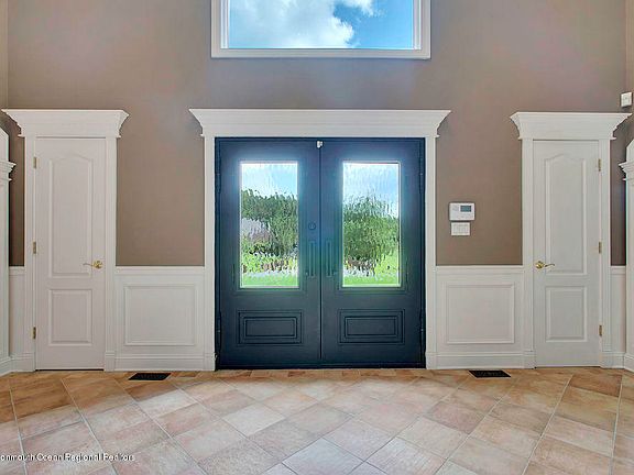 3rd image of 7 Molsbury Ln