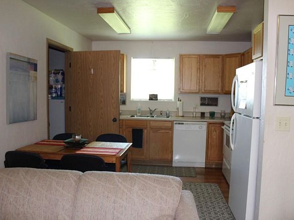 4th image of 35 Appleway Dr #2