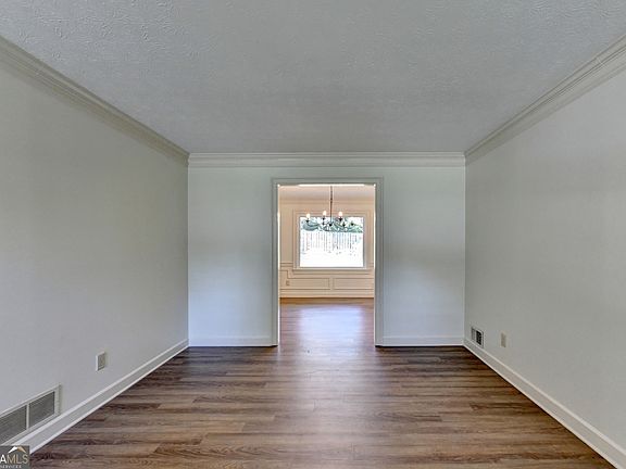 5th image of 886 Marbrook Dr