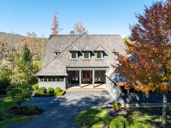 326 White Sulphur Hill Rd, White Sulphur Springs, WV 24986