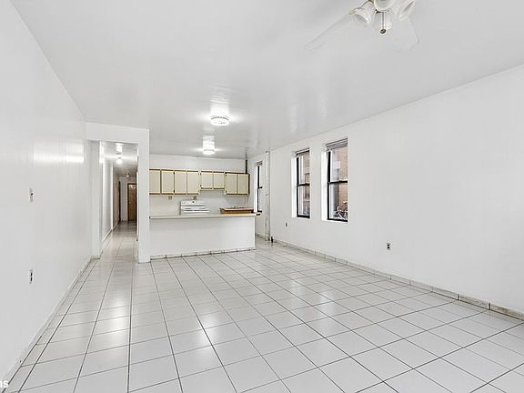 4th image of 4260 Broadway APT 202