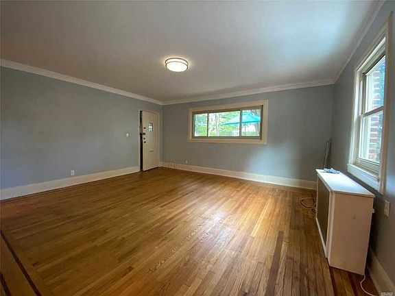 2nd image of 242-16 Pine St #1L