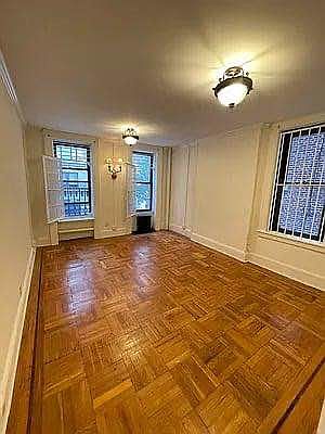 3rd image of 109 E 89th St #5RE