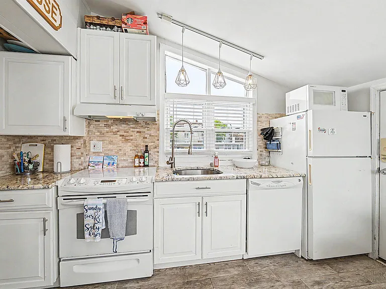 9609 Ventnor Ave #B1 — Photo 11
