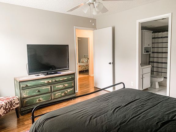 4th image of 8 Brookhaven Ct
