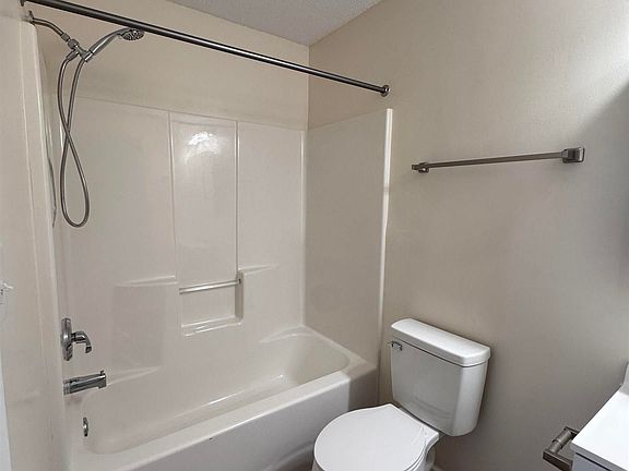5th image of 242 Katelyn Cir