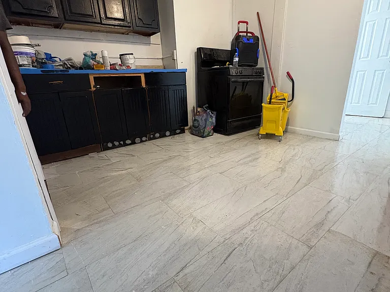 178 N Lake Ave #2 — Photo 7