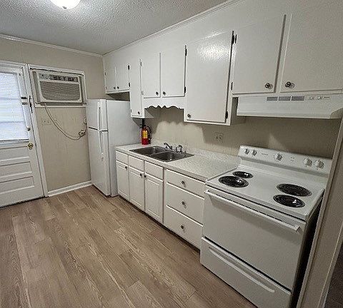 3rd image of 908 Williford St #908