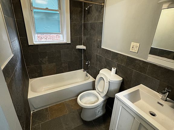 5th image of 680-682 Summer Ave #2