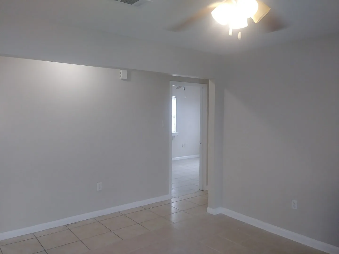 2325-2327 Winthrop St — Photo 4