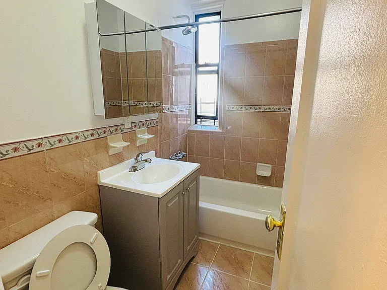 60 Thayer St #6N — Photo 10