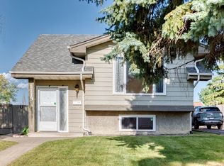 1119 38th St NW, Edmonton, AB T6L 2K8