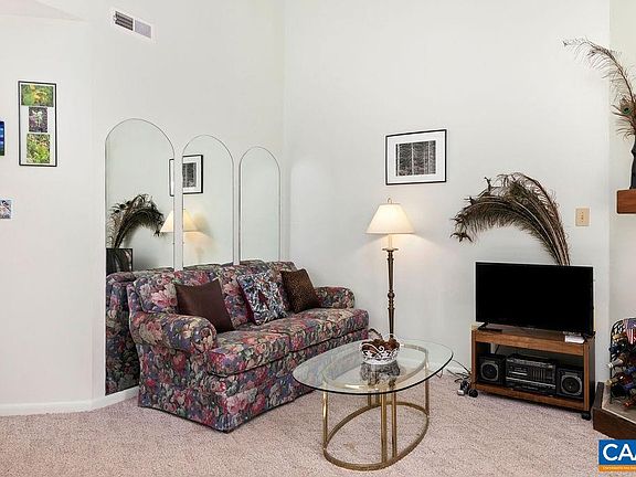 5th image of 799 Laurelwood