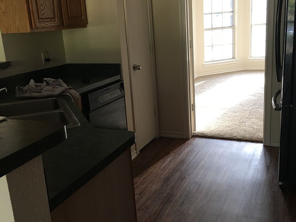 1st image of 2749 Dorothy Dr
