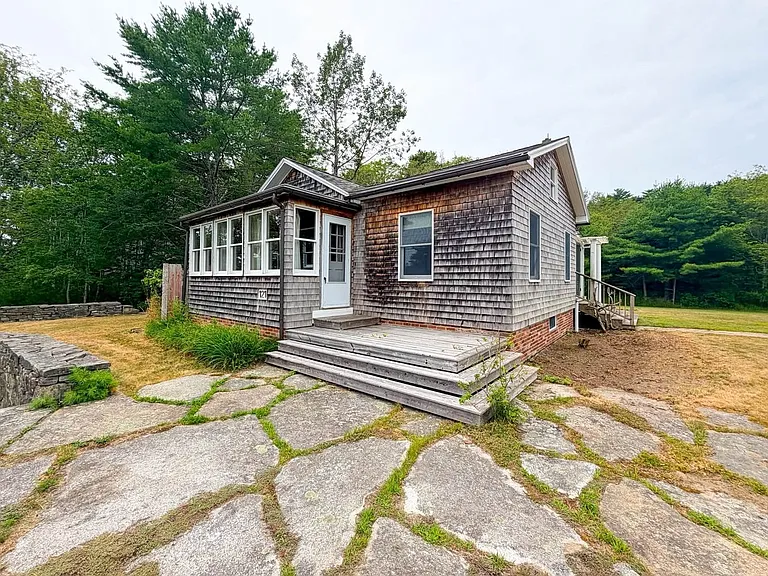 121 Old Schoolhouse Rd — Photo 16