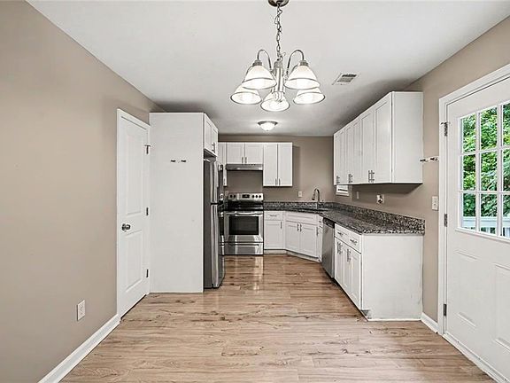 5th image of 6749 Silver Maple Dr