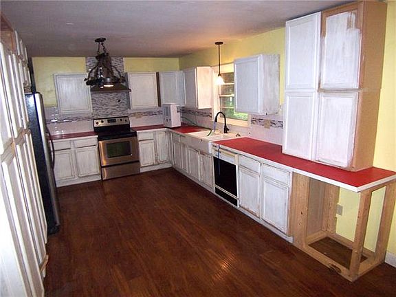 3rd image of 6 Sunnyside St