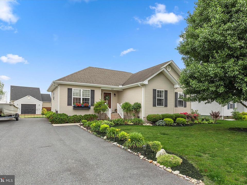 1st image of 603 Hillcrest Dr