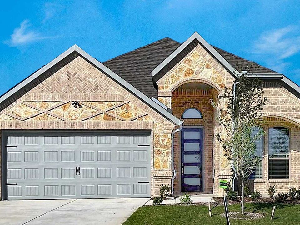 1st image of 520 Hillcrest Cir
