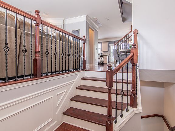 5th image of 2184 Wylmoor Way SE