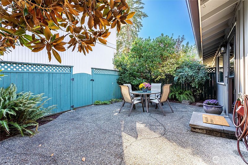 4th image of 14836 SE 16th Street #10
