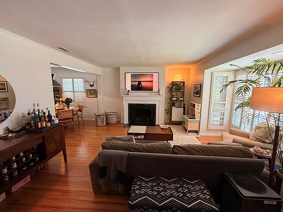 4th image of 7821 Stewart Ave