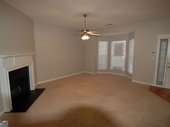 5th image of 2847 Parkway Close