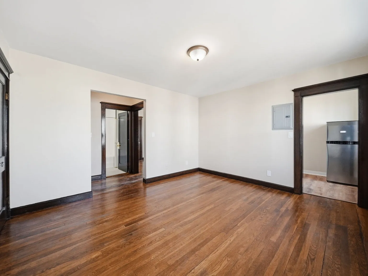 1 bed, 1.0 bath, 600 sqft, $1,995 — Photo 2