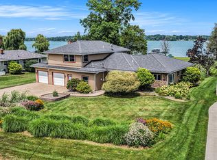 7601 S Indian Lake Dr, Vicksburg, MI 49097