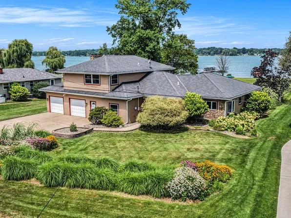 7601 S Indian Lake Dr, Vicksburg, MI 49097
