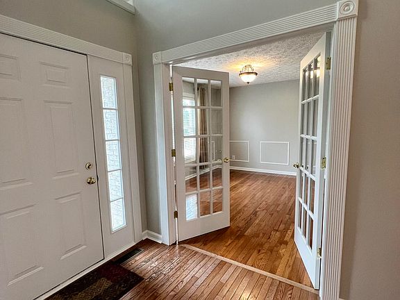 4th image of 1121 Brookstone Dr