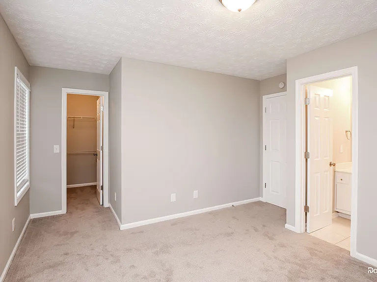 2454 Canary Ct — Photo 9