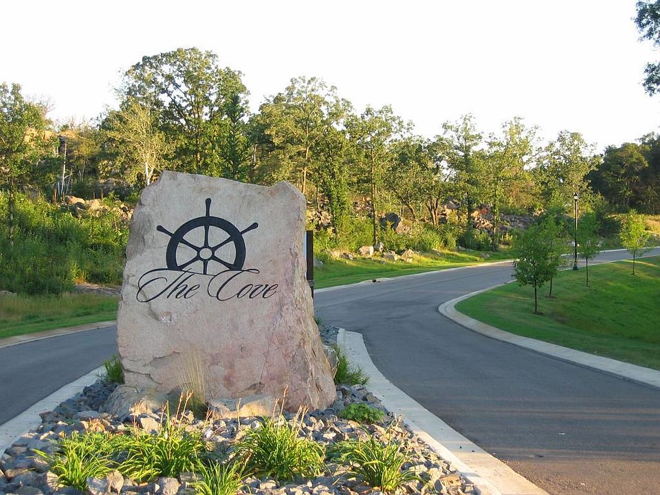 1st image of 941 Cove Ct NW