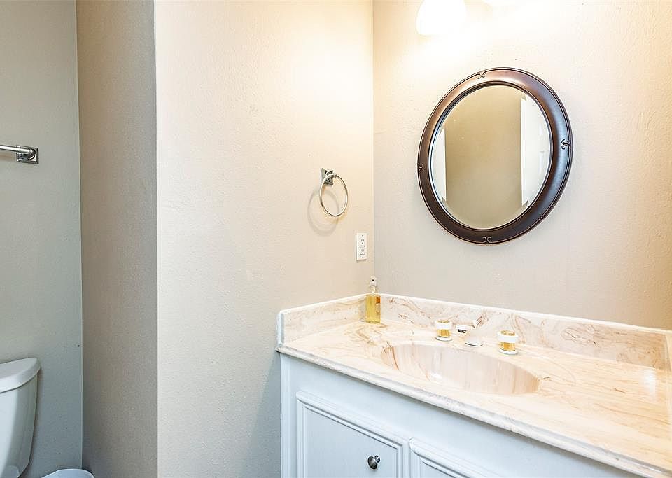 1st image of 5043 W Bayshore Dr