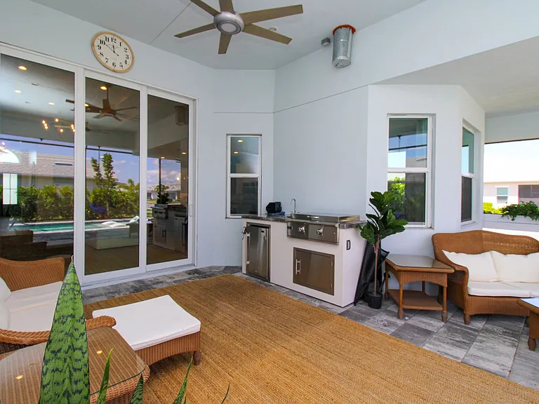 9241 Cayman Dr — Photo 40