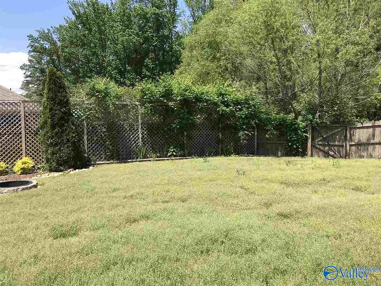 4 bed, 2.0 bath, 1938 sqft, $2,000 — Photo 3