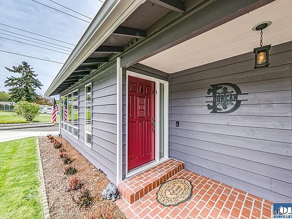 3rd image of 1803 E Lauridsen Blvd