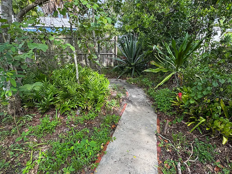 14th Pl — Photo 5