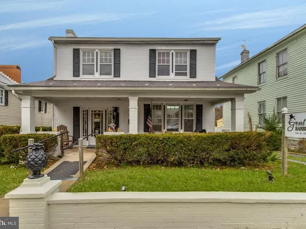 266 W King St #B, Strasburg, VA 22657