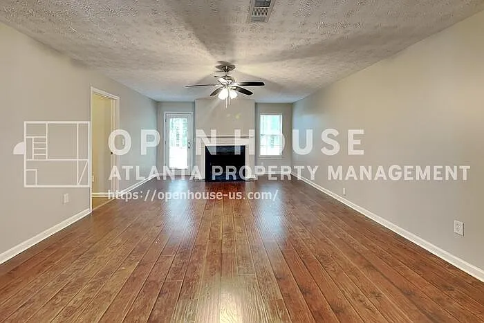 4 bed, 3.0 bath, 2230 sqft, $2,550 — Photo 3