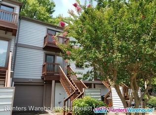 102 Mill Point Dr, Hampton, VA 23669