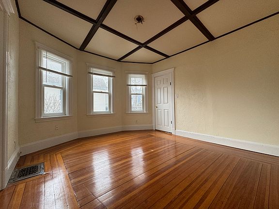 4th image of 113 Yorktown St #1