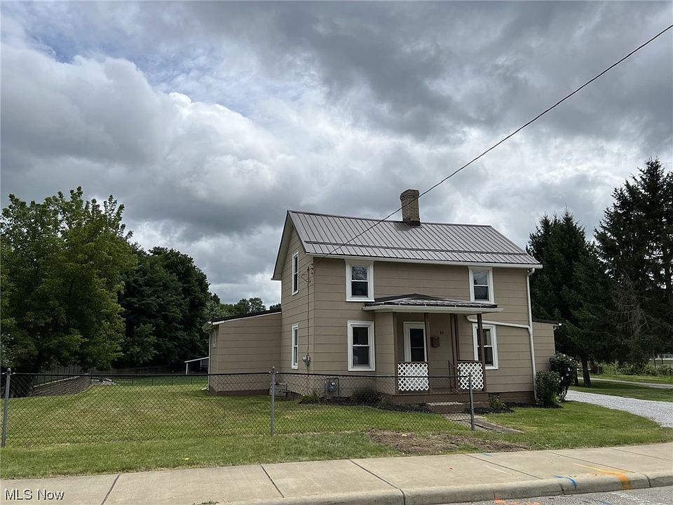 1st image of 10 Park Dr
