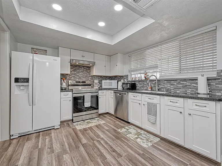 11618 Corona Ln — Photo 43